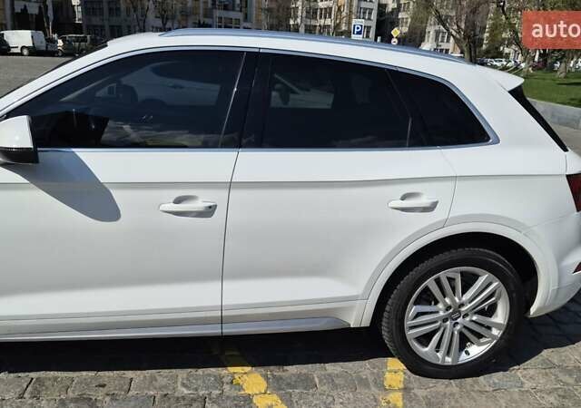 Белый Ауди Ку 5, объемом двигателя 1.98 л и пробегом 57 тыс. км за 30000 $, фото 12 на Automoto.ua