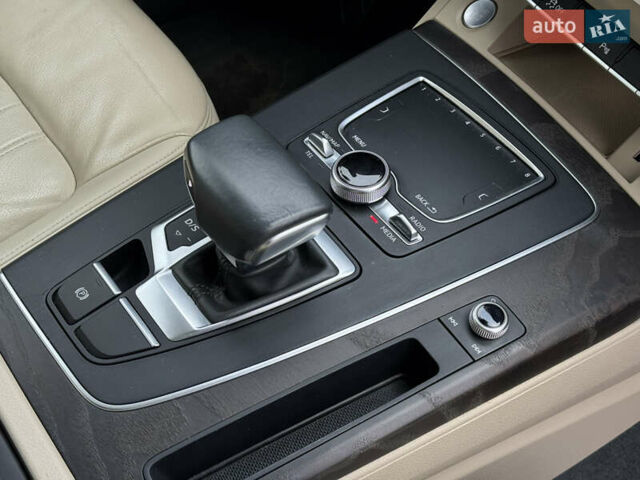 Білий Ауді Ку 5, об'ємом двигуна 1.98 л та пробігом 159 тис. км за 24699 $, фото 54 на Automoto.ua