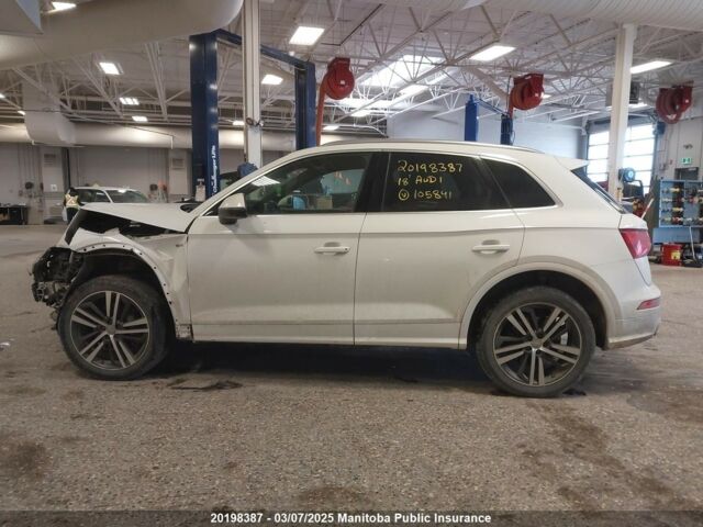 Белый Ауди Ку 5, объемом двигателя 2 л и пробегом 131 тыс. км за 18500 $, фото 7 на Automoto.ua