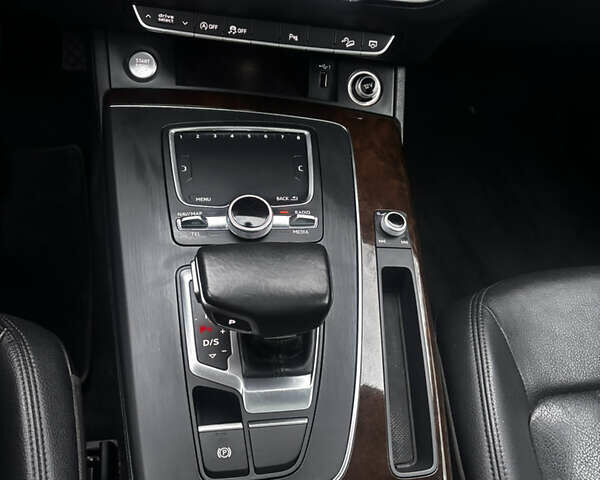 Белый Ауди Ку 5, объемом двигателя 2 л и пробегом 163 тыс. км за 23100 $, фото 14 на Automoto.ua