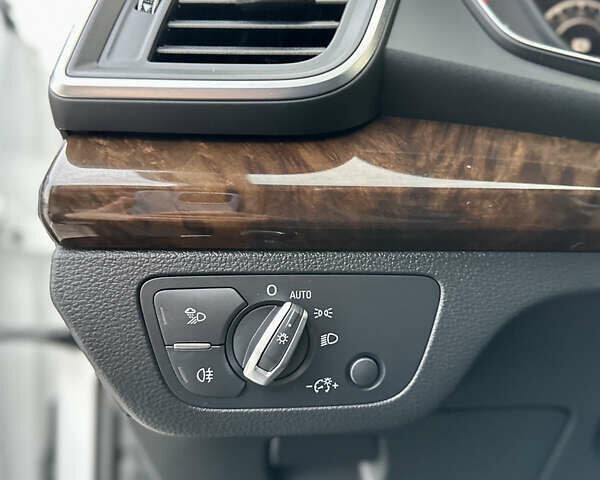 Белый Ауди Ку 5, объемом двигателя 2 л и пробегом 162 тыс. км за 20900 $, фото 31 на Automoto.ua