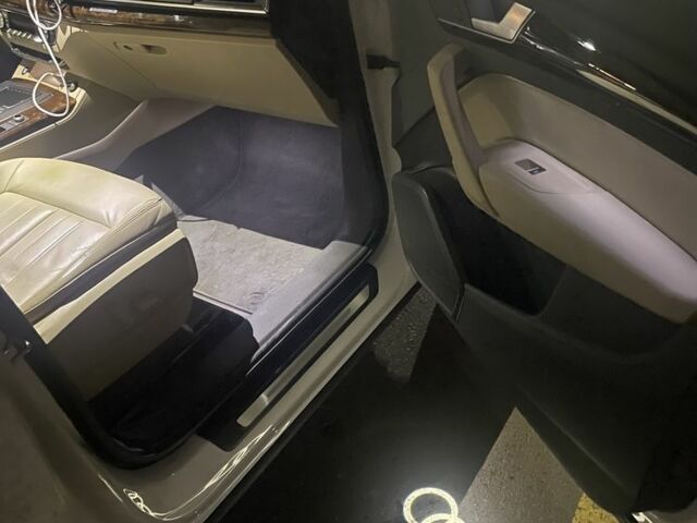 Белый Ауди Ку 5, объемом двигателя 2 л и пробегом 126 тыс. км за 28800 $, фото 16 на Automoto.ua