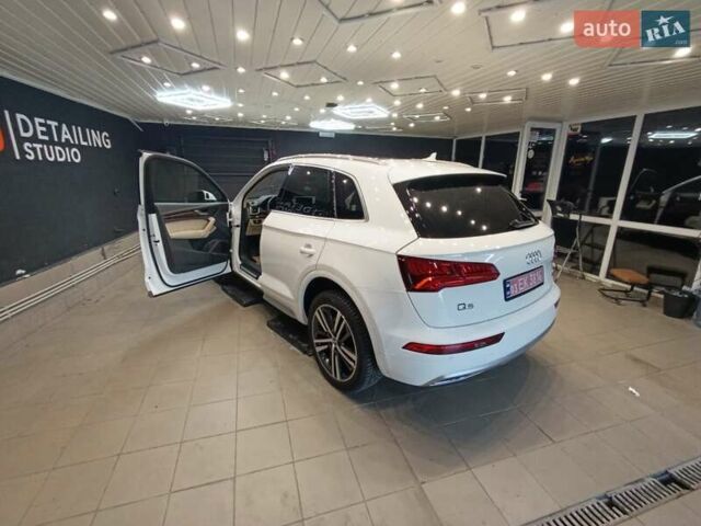 Белый Ауди Ку 5, объемом двигателя 2 л и пробегом 179 тыс. км за 21500 $, фото 5 на Automoto.ua