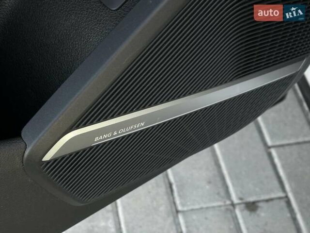 Белый Ауди Ку 5, объемом двигателя 1.98 л и пробегом 178 тыс. км за 24900 $, фото 23 на Automoto.ua