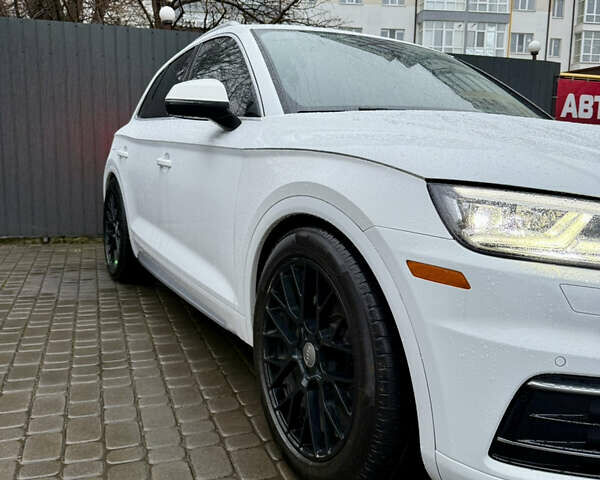 Білий Ауді Ку 5, об'ємом двигуна 1.98 л та пробігом 229 тис. км за 22400 $, фото 7 на Automoto.ua