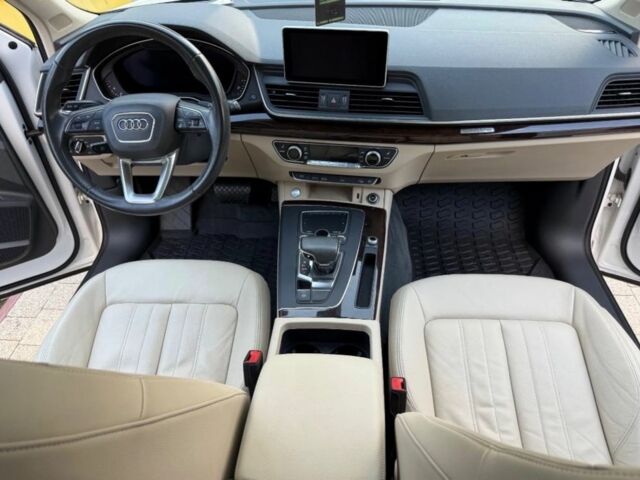 Білий Ауді Ку 5, об'ємом двигуна 2 л та пробігом 99 тис. км за 17000 $, фото 15 на Automoto.ua