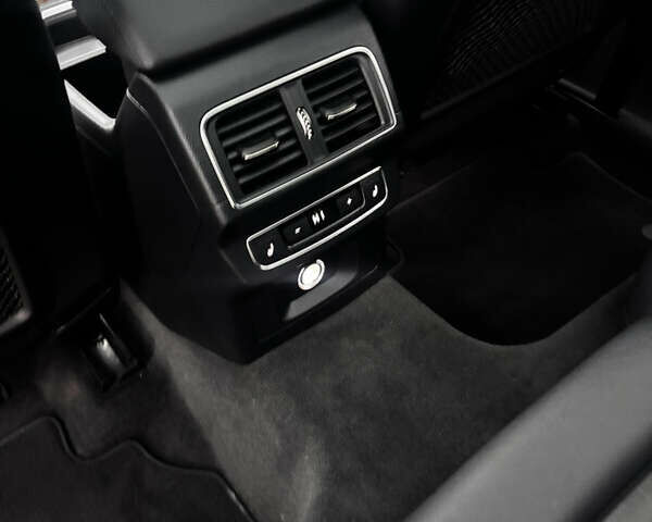 Белый Ауди Ку 5, объемом двигателя 2 л и пробегом 163 тыс. км за 23100 $, фото 24 на Automoto.ua