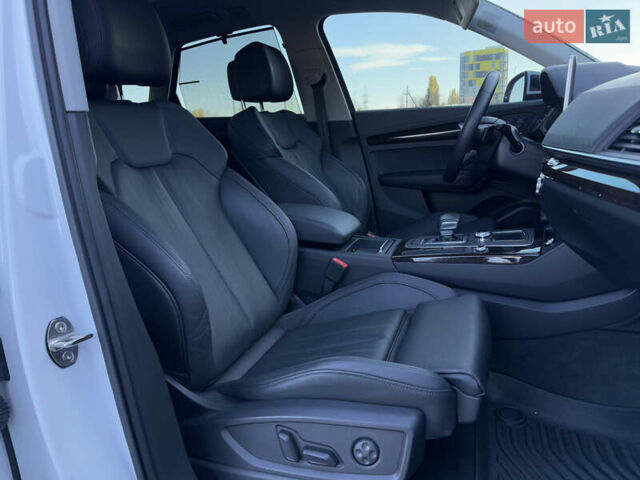 Білий Ауді Ку 5, об'ємом двигуна 2 л та пробігом 194 тис. км за 24500 $, фото 18 на Automoto.ua