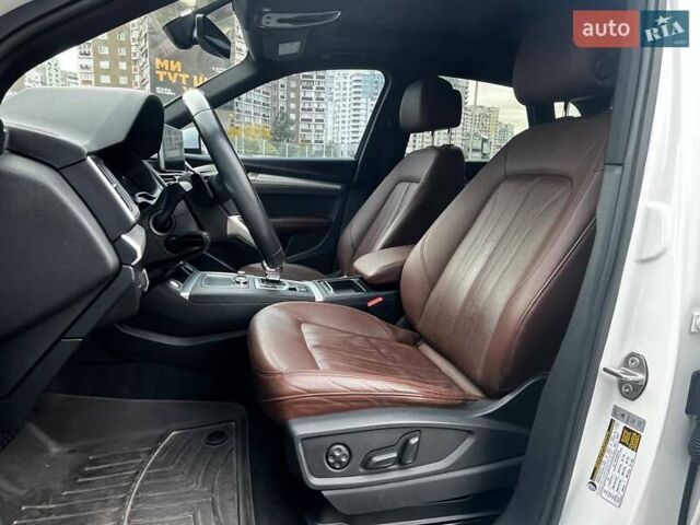 Белый Ауди Ку 5, объемом двигателя 2 л и пробегом 209 тыс. км за 25990 $, фото 11 на Automoto.ua