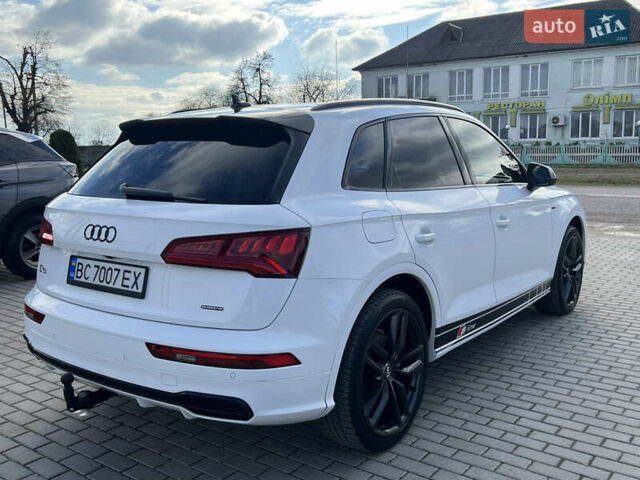 Белый Ауди Ку 5, объемом двигателя 1.97 л и пробегом 287 тыс. км за 27816 $, фото 5 на Automoto.ua