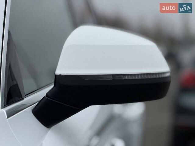 Белый Ауди Ку 5, объемом двигателя 1.98 л и пробегом 158 тыс. км за 25500 $, фото 6 на Automoto.ua