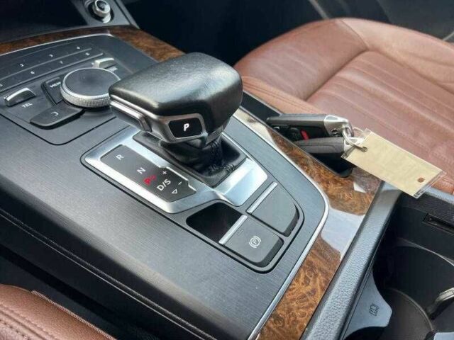 Белый Ауди Ку 5, объемом двигателя 2 л и пробегом 88 тыс. км за 15000 $, фото 13 на Automoto.ua