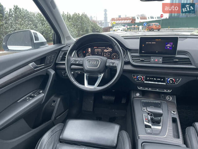 Белый Ауди Ку 5, объемом двигателя 2 л и пробегом 120 тыс. км за 27800 $, фото 29 на Automoto.ua