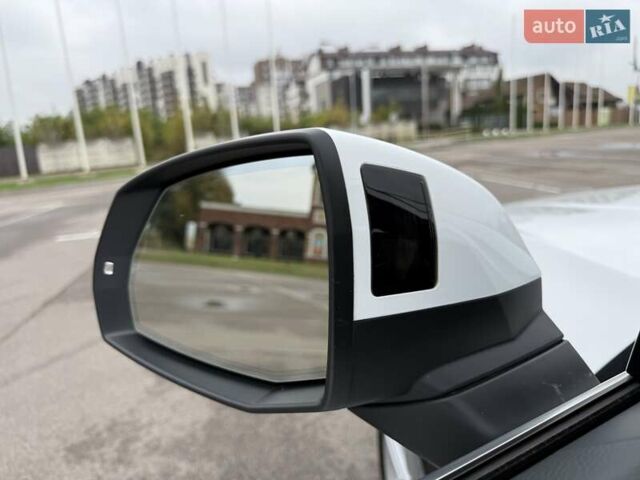 Білий Ауді Ку 5, об'ємом двигуна 1.98 л та пробігом 60 тис. км за 31500 $, фото 43 на Automoto.ua