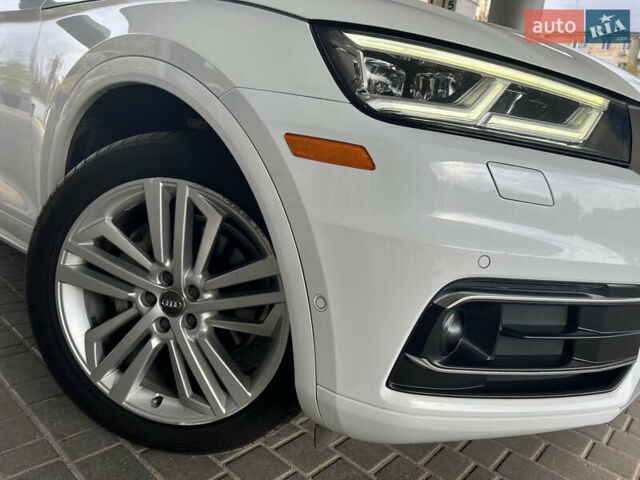 Белый Ауди Ку 5, объемом двигателя 1.98 л и пробегом 139 тыс. км за 27499 $, фото 5 на Automoto.ua