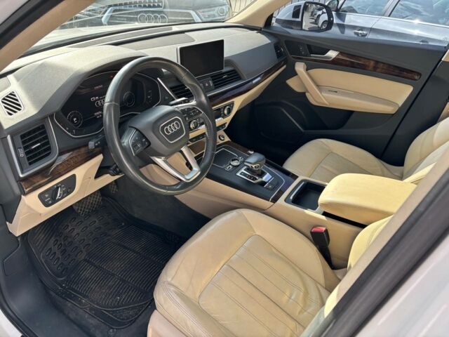 Білий Ауді Ку 5, об'ємом двигуна 2 л та пробігом 182 тис. км за 22900 $, фото 21 на Automoto.ua