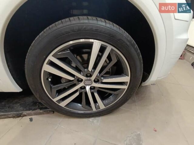 Белый Ауди Ку 5, объемом двигателя 2 л и пробегом 179 тыс. км за 21500 $, фото 16 на Automoto.ua