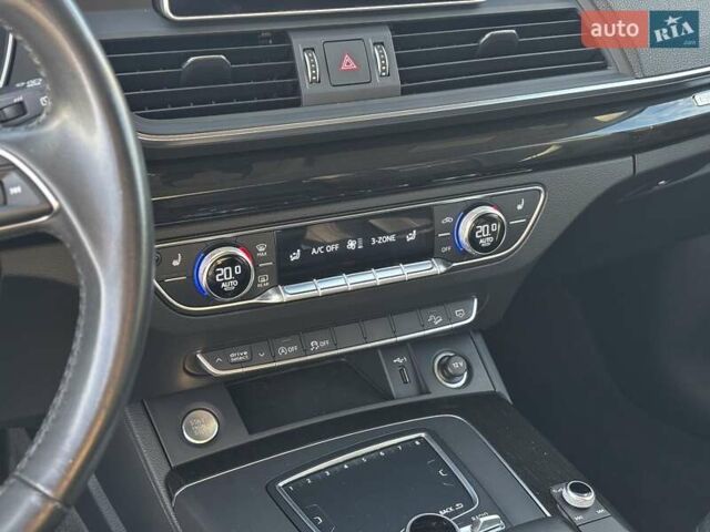 Білий Ауді Ку 5, об'ємом двигуна 1.98 л та пробігом 107 тис. км за 23500 $, фото 28 на Automoto.ua