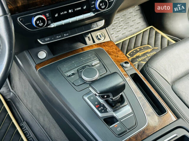 Белый Ауди Ку 5, объемом двигателя 1.98 л и пробегом 93 тыс. км за 26500 $, фото 36 на Automoto.ua