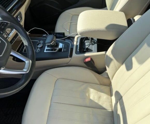 Білий Ауді Ку 5, об'ємом двигуна 2 л та пробігом 99 тис. км за 17000 $, фото 7 на Automoto.ua