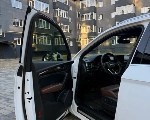 Белый Ауди Ку 5, объемом двигателя 2 л и пробегом 167 тыс. км за 27400 $, фото 16 на Automoto.ua