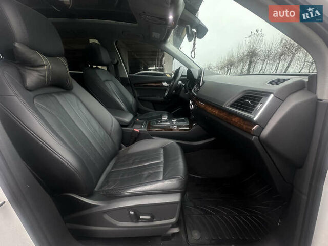 Белый Ауди Ку 5, объемом двигателя 1.99 л и пробегом 163 тыс. км за 22999 $, фото 43 на Automoto.ua