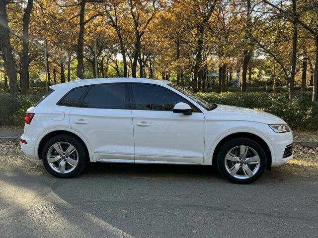 Белый Ауди Ку 5, объемом двигателя 2 л и пробегом 102 тыс. км за 26500 $, фото 2 на Automoto.ua