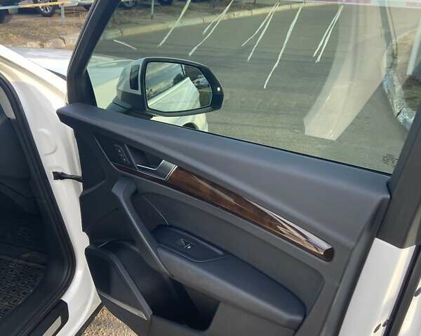 Белый Ауди Ку 5, объемом двигателя 1.98 л и пробегом 145 тыс. км за 29300 $, фото 19 на Automoto.ua