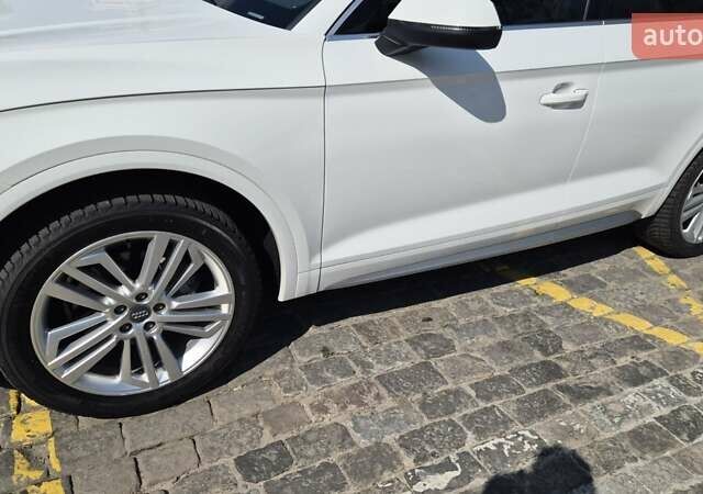 Белый Ауди Ку 5, объемом двигателя 1.98 л и пробегом 57 тыс. км за 30000 $, фото 38 на Automoto.ua