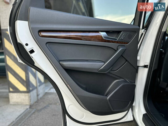 Белый Ауди Ку 5, объемом двигателя 1.99 л и пробегом 159 тыс. км за 24999 $, фото 24 на Automoto.ua
