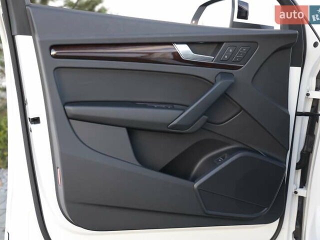 Білий Ауді Ку 5, об'ємом двигуна 1.98 л та пробігом 120 тис. км за 28500 $, фото 13 на Automoto.ua