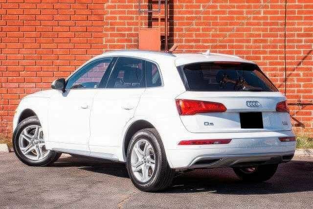 Білий Ауді Ку 5, об'ємом двигуна 2 л та пробігом 98 тис. км за 8000 $, фото 5 на Automoto.ua