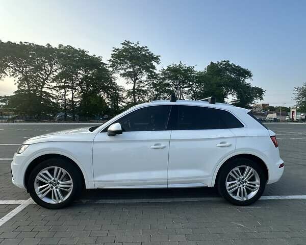 Белый Ауди Ку 5, объемом двигателя 1.98 л и пробегом 145 тыс. км за 29300 $, фото 5 на Automoto.ua