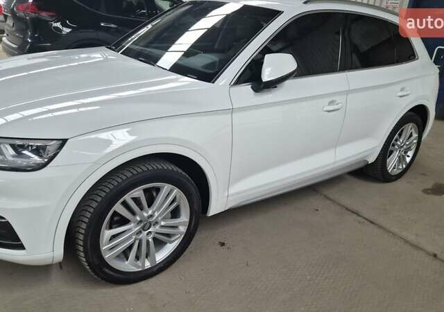 Белый Ауди Ку 5, объемом двигателя 1.98 л и пробегом 57 тыс. км за 30000 $, фото 5 на Automoto.ua