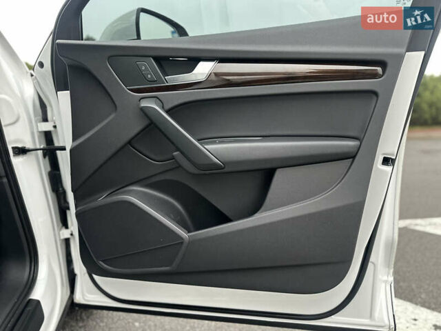 Белый Ауди Ку 5, объемом двигателя 1.99 л и пробегом 163 тыс. км за 22999 $, фото 40 на Automoto.ua