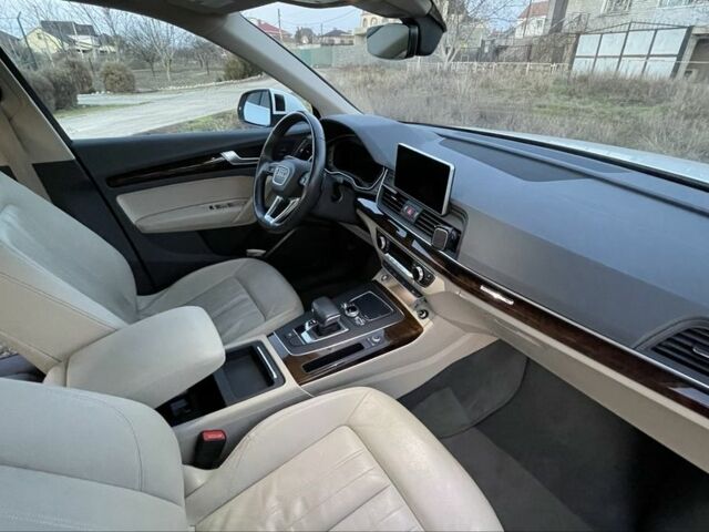 Белый Ауди Ку 5, объемом двигателя 2 л и пробегом 126 тыс. км за 28800 $, фото 10 на Automoto.ua