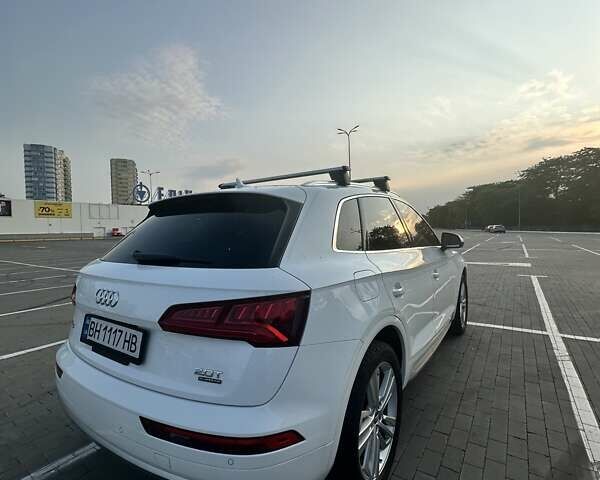 Белый Ауди Ку 5, объемом двигателя 1.98 л и пробегом 145 тыс. км за 29300 $, фото 6 на Automoto.ua