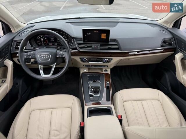Білий Ауді Ку 5, об'ємом двигуна 1.98 л та пробігом 60 тис. км за 31500 $, фото 61 на Automoto.ua