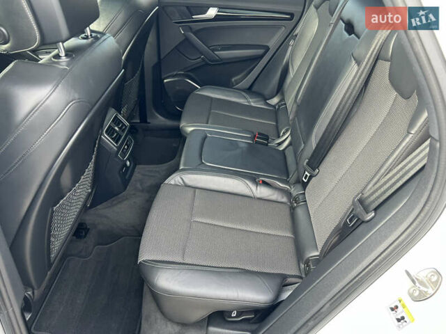 Белый Ауди Ку 5, объемом двигателя 1.97 л и пробегом 287 тыс. км за 27816 $, фото 20 на Automoto.ua