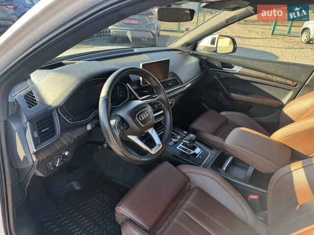 Белый Ауди Ку 5, объемом двигателя 2 л и пробегом 249 тыс. км за 21500 $, фото 37 на Automoto.ua