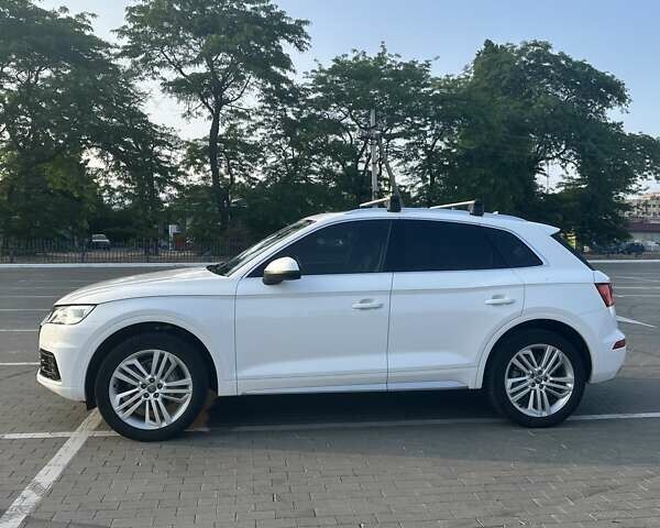 Белый Ауди Ку 5, объемом двигателя 1.98 л и пробегом 145 тыс. км за 29300 $, фото 3 на Automoto.ua