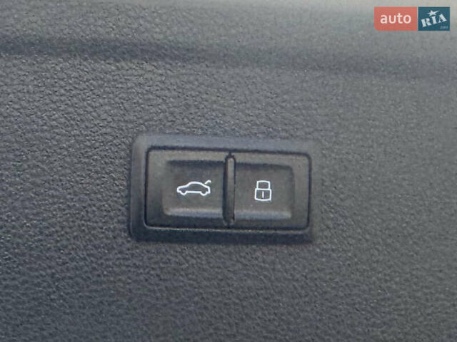 Белый Ауди Ку 5, объемом двигателя 2 л и пробегом 249 тыс. км за 21500 $, фото 55 на Automoto.ua