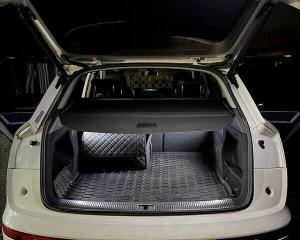 Білий Ауді Ку 5, об'ємом двигуна 1.97 л та пробігом 287 тис. км за 31000 $, фото 7 на Automoto.ua