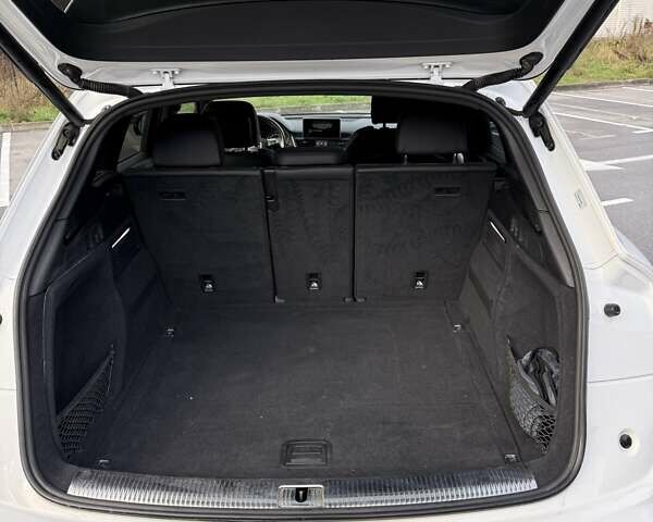 Білий Ауді Ку 5, об'ємом двигуна 1.98 л та пробігом 179 тис. км за 21900 $, фото 12 на Automoto.ua