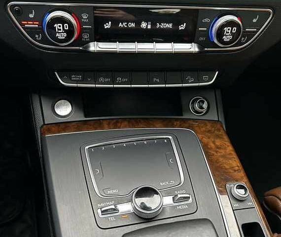 Белый Ауди Ку 5, объемом двигателя 2 л и пробегом 135 тыс. км за 17800 $, фото 6 на Automoto.ua