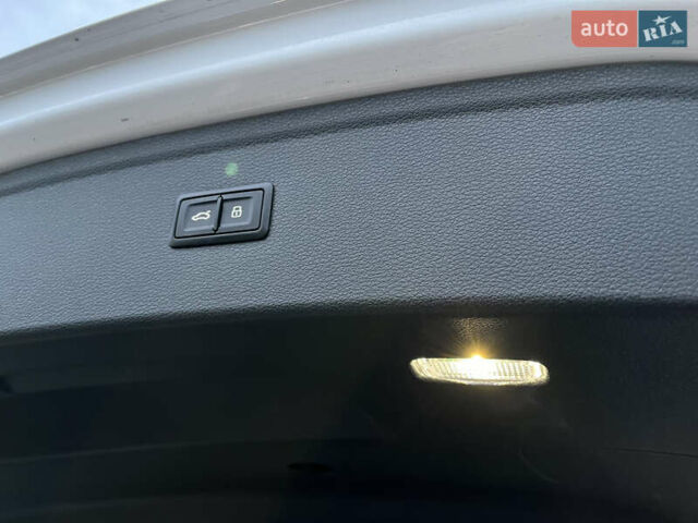 Білий Ауді Ку 5, об'ємом двигуна 1.98 л та пробігом 111 тис. км за 25600 $, фото 13 на Automoto.ua