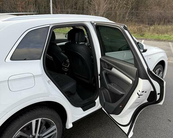 Білий Ауді Ку 5, об'ємом двигуна 1.98 л та пробігом 179 тис. км за 21900 $, фото 13 на Automoto.ua