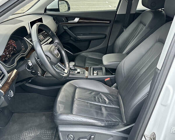 Белый Ауди Ку 5, объемом двигателя 2 л и пробегом 162 тыс. км за 20900 $, фото 34 на Automoto.ua