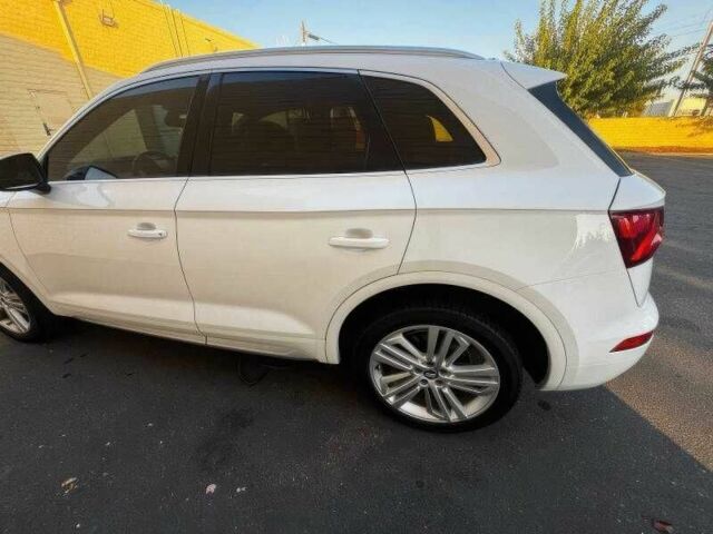 Білий Ауді Ку 5, об'ємом двигуна 2 л та пробігом 89 тис. км за 14450 $, фото 7 на Automoto.ua