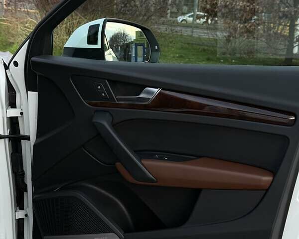 Белый Ауди Ку 5, объемом двигателя 1.98 л и пробегом 108 тыс. км за 26700 $, фото 42 на Automoto.ua